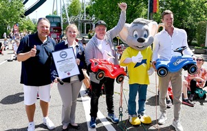 REKORD-INSTITUT für DEUTSCHLAND: Erfolgreicher RID-Weltrekord zum 50. Geburtstag: Joey Kelly erzielt mit »BIG-Bobby-Car«-Fans neue Bestleistung im »Europa-Park Rust«