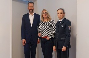 Polizeipr&auml;sidium Mittelhessen - Pressestelle: Mittelhessen: WETTERAUKREIS: + Spenden&uuml;bergabe des Polizeipr&auml;sidiums Mittelhessen an "Haus Atemzeit" +