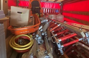 Feuerwehr Frankfurt am Main: FW-F: Weiterer Transport mit gespendeter Ausrüstung für ukrainische Feuerwehren