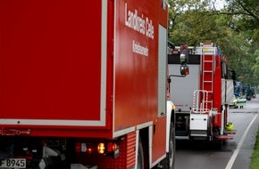 Feuerwehr Flotwedel: FW Flotwedel: Feuerwehr Eicklingen sichert Einsatzstelle nach schwerem Verkehrsunfall