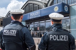 Bundespolizeiinspektion Hamburg: BPOL-HH: Per Haftbefehl gesuchter Mann erscheint in der Sicherheitswache und will neue Anschrift mitteilen