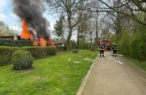 Feuerwehr Dortmund: FW-DO: Feuer in einer Kleingartenanlage in Do-Wickede