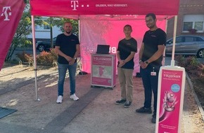 Deutsche Telekom AG: Telekom-Infomobil zum Glasfasernetz in Dreieich