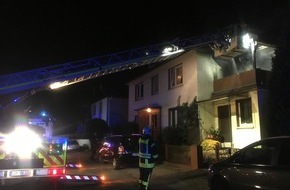 Freiwillige Feuerwehr Lage: FW Lage: Feuer 3 / Feuer auf Balkon im 1. OG - 24.08.2018 - 03:08 Uhr