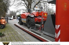 Feuerwehr München: FW-M: Ladehilfe für die Ukraine (Cosimapark)