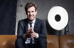 SAT.1: "Fußball ist der schönste gemeinsame Nenner!" Luke Mockridge im WM-Fieber! SAT.1 zeigt seine neue Show "LUKE! Die WM und ich" am 1. Juni