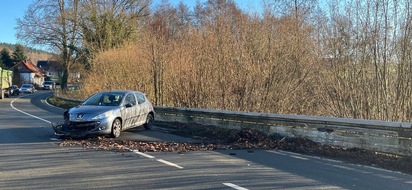 Polizei Minden-L&uuml;bbecke: POL-MI: Pkw prallt gegen Leitplanke