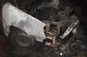 Polizei Düren: POL-DN: Pkw brannte vollständig aus