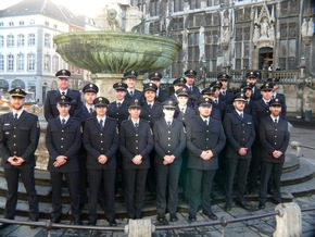 BPOL NRW: Bundespolizei Aachen erfreut sich über zweistellige Verstärkung - Heute wurden 23 Laufbahnabsolventen im Centre- Charlemagne vereidigt