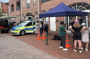 Polizeiinspektion Emsland/Grafschaft Bentheim: POL-EL: Haselünne - Blaulichtmeile ein voller Erfolg (Foto)