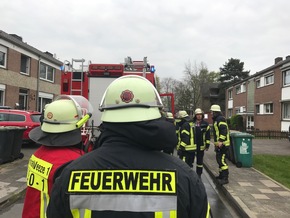 Feuerwehr Weeze: Gemeldeter Wohnungsbrand mit Menschenleben in Gefahr