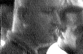 Polizei Düsseldorf: POL-D: Schwere Körperverletzung in Langenfeld Â 31-Jähriger überlebt Angriff Â Staatsschutz ermittelt - Foto hängt als Datei an