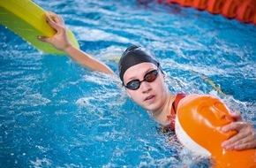 DLRG - Deutsche Lebens-Rettungs-Gesellschaft: Erste Deutsche Einzelstrecken-Meisterschaft im Rettungsschwimmen in Magdeburg