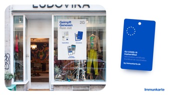 Blue Community GmbH: Immunkarte unterstützt deutschlandweit Gastronomie und Geschäfte mit kostenlosen Corona-Einlass-Plakaten