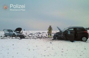 Polizeipräsidium Westpfalz: POL-PPWP: Zwei Totalschäden nach Frontalcrash