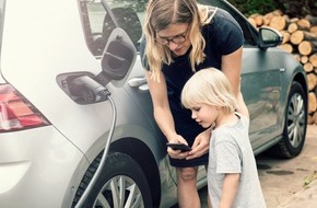 Zolar GmbH: Pressemitteilung Zolar: Jeder zweite E-Auto-Fahrer will Fahrzeug mit Ökostrom tanken