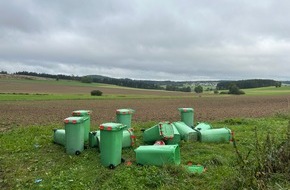 Polizeidirektion Wittlich: POL-PDWIL: Auffinden von Diebesgut - 14 Altfettbehälter der Firma ReFood