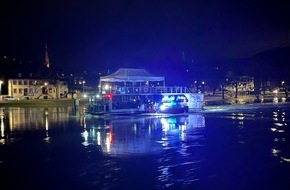 Polizeipr&auml;sidium Einsatz, Logistik und Technik: PP-ELT: Treibendes Hausboot auf der Mosel