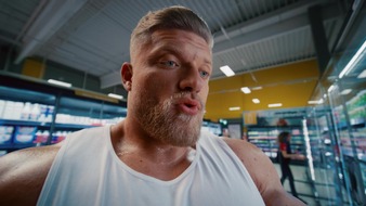 Bodybuilder Urs Kalecinski pumpt f&uuml;r Kauflands Auswahl und Frische