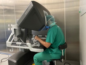 Pressemeldung Schön Klinik Rendsburg: Hochpräzise Operationen mit DaVinci-Technologie