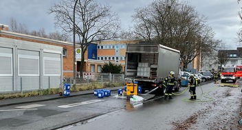 Feuerwehr und Rettungsdienst Bonn: FW-BN: Gefahrstoffaustritt aus einem LKW