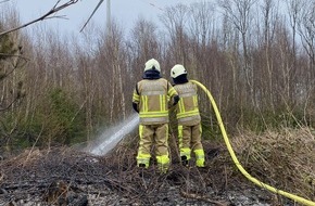 Feuerwehr Iserlohn: FW-MK: Kleiner Waldbrand und ein ausgelöster Heimrauchmelder beschäftigten die Feuerwehr Iserlohn