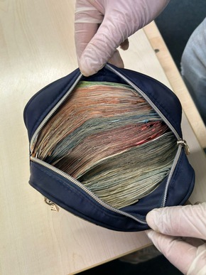 POL-K: 251204-3-K Haftbefehle gegen mutmaßliche Dealer vollstreckt - Heroin und circa 40.000 Euro sichergestellt