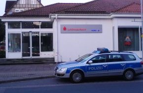 Polizeiinspektion Hameln-Pyrmont/Holzminden: POL-HOL: Landessparkasse / NordLB  in Stadtoldendorf: Einbrecher wollten Geldautomaten "knacken" Täter wurden offenbar gestört und flüchteten
