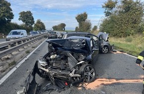 Feuerwehr Mainz: FW Mainz: Schwerer Verkehrsunfall auf der A60: Vier Verletzte und massive Verkehrsbehinderungen