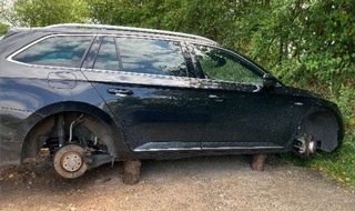 Polizeiinspektion Emsland/Grafschaft Bentheim: POL-EL: Samern - R&auml;der von Pkw abmontiert - Polizei sucht Zeugen