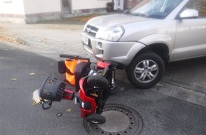 Polizei Düren: POL-DN: Unfall zwischen Pkw und elektrischem Rollstuhl