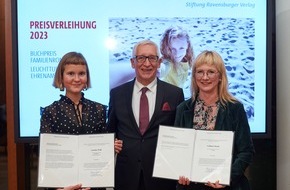 Stiftung Ravensburger Verlag: Auszeichnungen Buchpreis Familienroman und Leuchtturmpreis Ehrenamt in Berlin überreicht