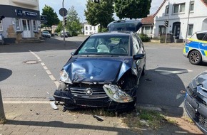 Kreispolizeibehörde Herford: POL-HF: Mit Alkohol und ohne Führerschein unterwegs- Unfall in Herforder Kreuzung