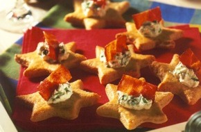 Getreide-, Markt- u. Ernährungsforschung: Rezeptidee zur Adventszeit: Herzhafte Gewürzsterne / Plätzchen-Alternative: Teig mit Mandeln, Ingwer und Knobi Verbrauchertipp: Alleskönner Haushaltsmehl