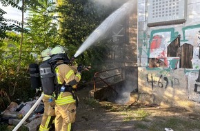 Feuerwehr Weinheim: FW Weinheim: Rauchglocke &uuml;ber der Bergstra&szlig;e - Zwei Br&auml;nde besch&auml;ftigen die Feuerwehr Weinheim
