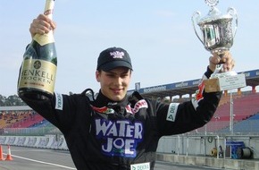 Water Joe: Erfolgreicher Start von ,Water Joe' in den FORMEL Motorsport - Sieg beim Saisonauftakt 2002 mit ,Water Joe'.