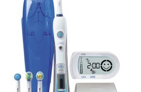 Oral-B: Stiftung Warentest 5/2011: Doppelsieg für elektrische Zahnbürsten von Oral-B / Oral-B Modelle mit 3D-Reinigungstechnologie belegen Spitzenplätze (mit Bild)