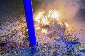 Polizei Mettmann: POL-ME: Erneuter Brand von Altpapiertonnen - Heiligenhaus - 2012097