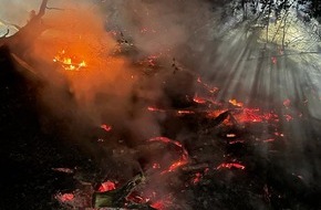 Feuerwehr Wetter (Ruhr): FW-EN: Wetter - Waldbrand und Unterstützung Rettungsdienst