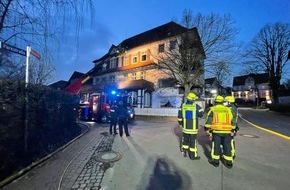 Freiwillige Feuerwehr Horn-Bad Meinberg: FW Horn-Bad Meinberg: Feuer in leerstehendem Gebäude - Brand konnte zügig gelöscht werden