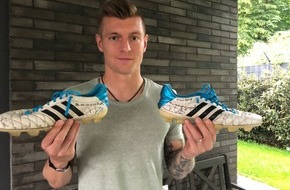 United Charity gemeinnützige Stiftungs GmbH: Toni Kroos versteigert Sportgeschichte / Für seine Stiftung trennt sich der Real Madrid-Star von seinen Schuhen und seinem Trikot aus dem Champions League-Finale