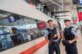 Bundespolizeidirektion Sankt Augustin: BPOL NRW: Taschendieb erwischt - Festnahme durch Bundespolizei