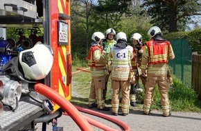 Feuerwehr Dresden: FW Dresden: Starke Rauchentwicklung nahe Flughafen Dresden - Brand schnell unter Kontrolle gebracht