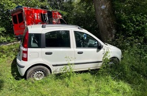 Polizei Aachen: POL-AC: Auto fährt gegen Baum - Fahrer kommt schwer verletzt ins Krankenhaus