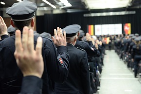 POL-AK NI: Minister Pistorius vereidigt über 1.100 Polizeistudierende - Diensteid steht für Vertrauen, Haltung und Verantwortung