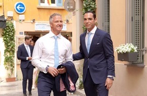 Sky Deutschland: Erstes Hochzeitsfoto aus Saint Tropez: / "Ralf & &Eacute;tienne: Wir sagen Ja" exklusiv ab 6. Juni auf Sky und WOW