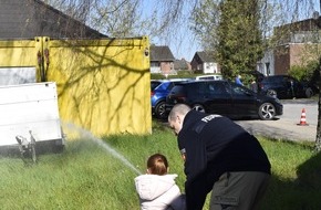 Feuerwehr Kleve: FW-KLE: Brandschutzerziehung der Freiwilligen Feuerwehr Kleve - Löschzug Materborn