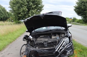 Kreispolizeibehörde Herford: POL-HF: Unfall im Einmündungsbereich - 20-jährige Engeranerin schwer verletzt