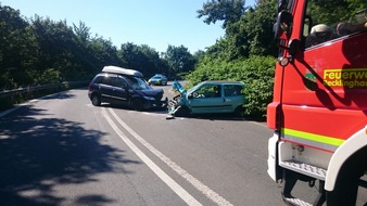Feuerwehr Recklinghausen: FW-RE: Verkehrsunfall auf Autobahnauffahrt - fünf Verletzte, darunter zwei Säuglinge