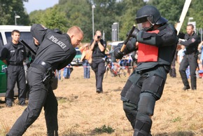 POL-H: Herzliche Einladung / Bitte um Vorankündigung Ein Tag mit der Polizei 	Hannover